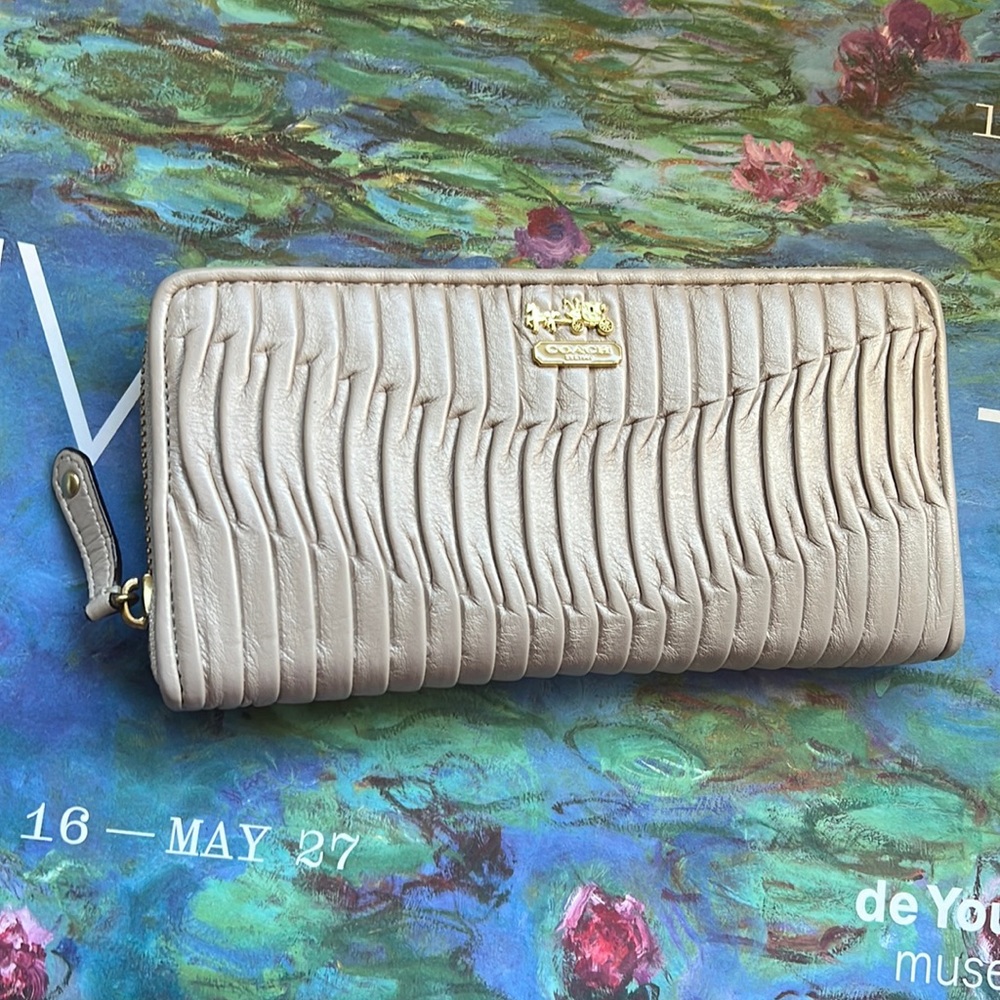 Coach wallet, 9.9 new.